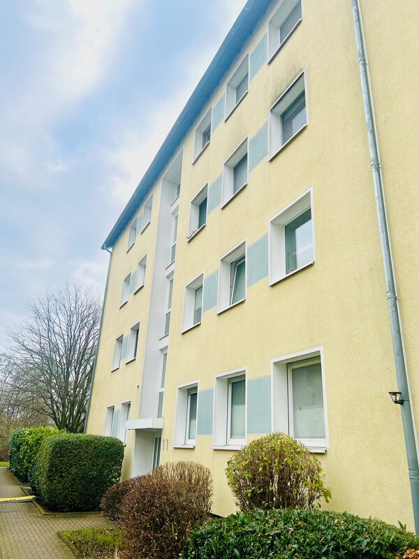 Aufgepasst! 3-Raum-Wohnung, neues Bad, EBK, Garage, auch als Kapitalanlage