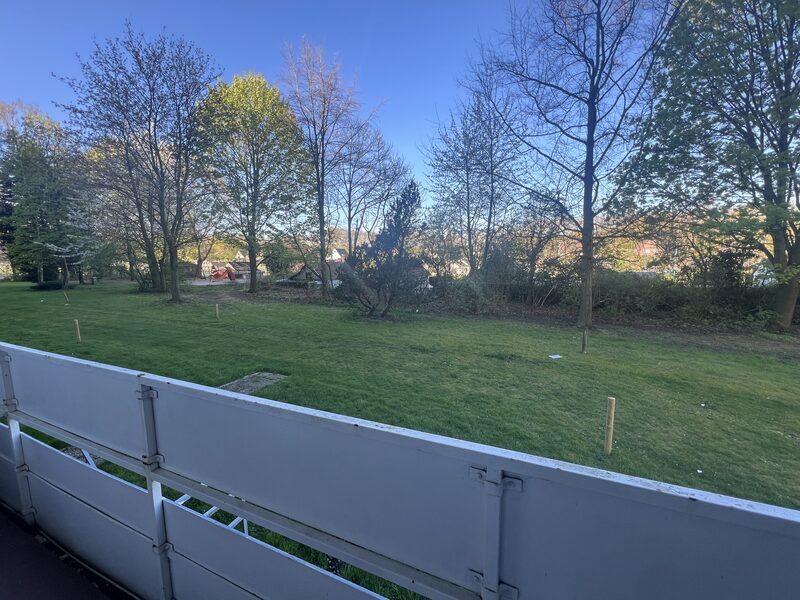 3/4-Raum-Wohnung mit zwei Balkonen für Immobilieneinsteiger