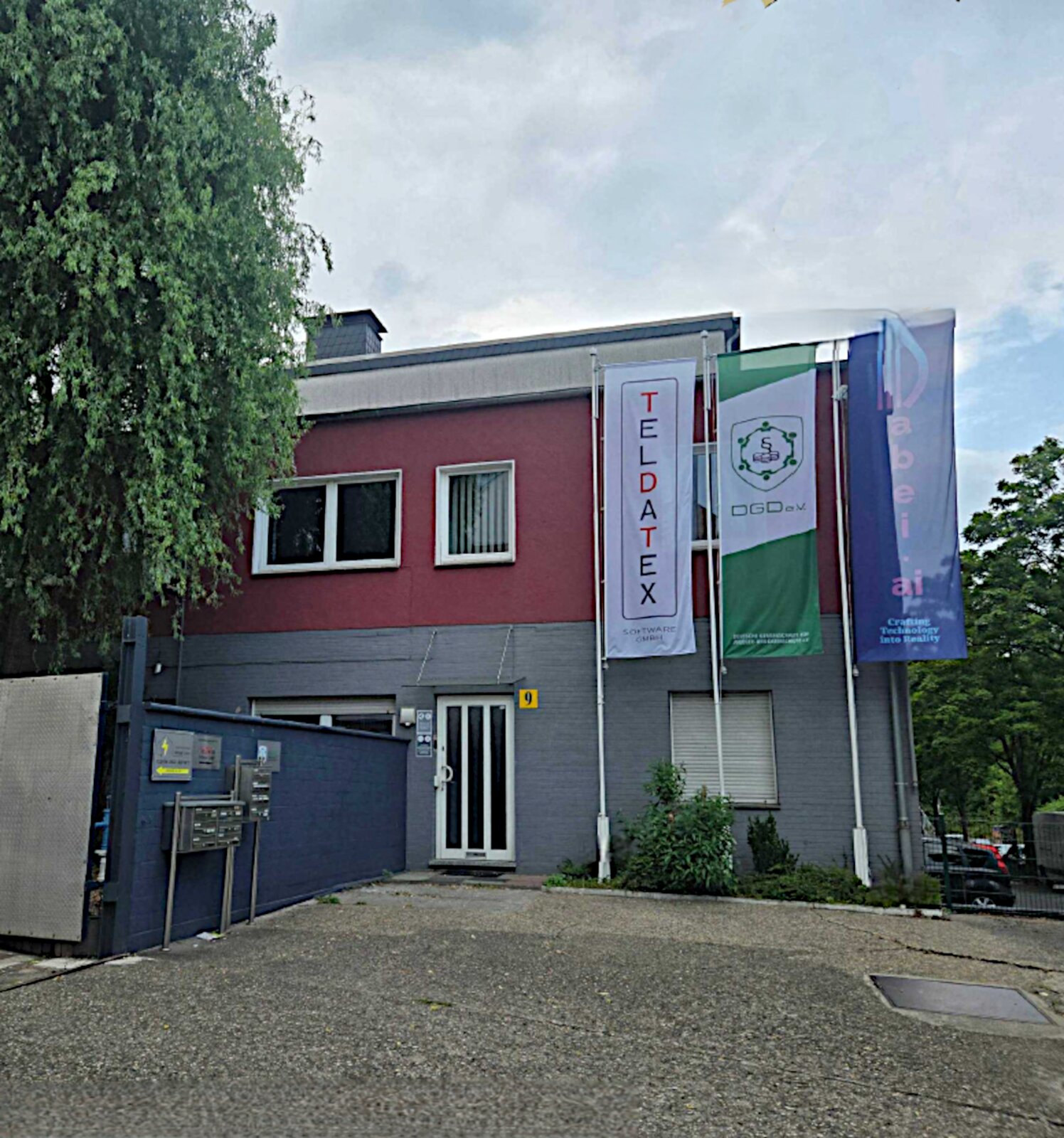 Gebäudeansicht Eingang
